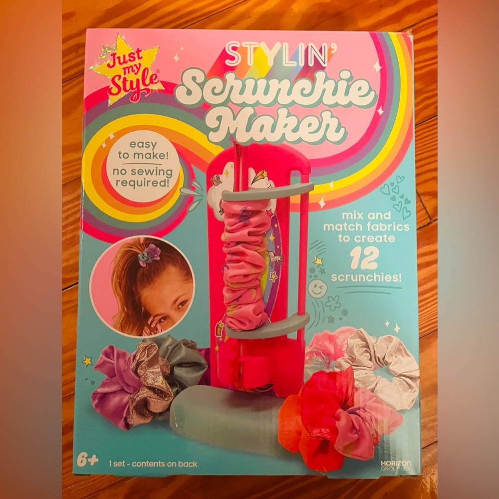 NWT Horizon Group USA Kids Mix And Match Fabric Scrunchie Maker Crafting Toy